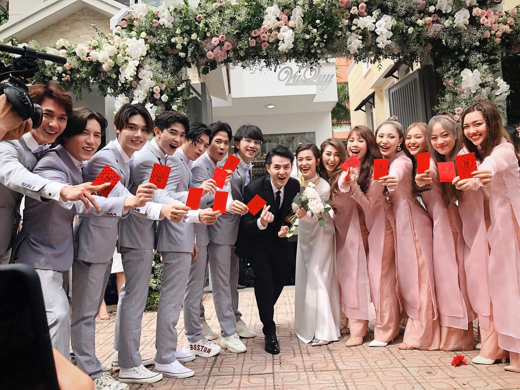Image Ông Cao Thắng image beautiful - Crazy rich Asian weddings of Vietnam: Dong Nhi's two-day, five ...