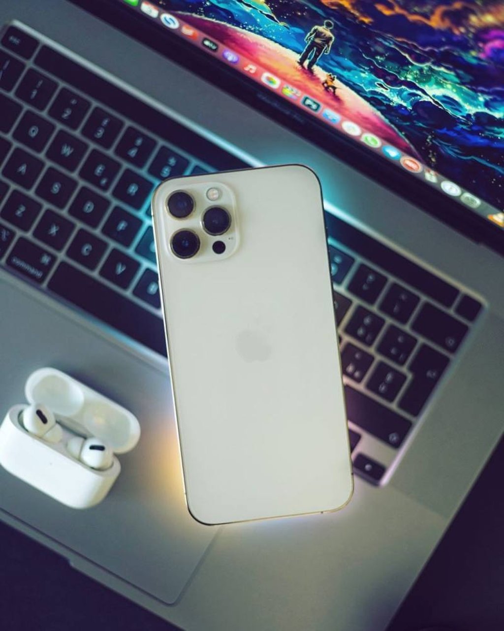 iPhone 12 Pro Max. Photo: @andreacervone/Instagram iPhone 12 Pro Max. Photo: @andreacervone/Instagram