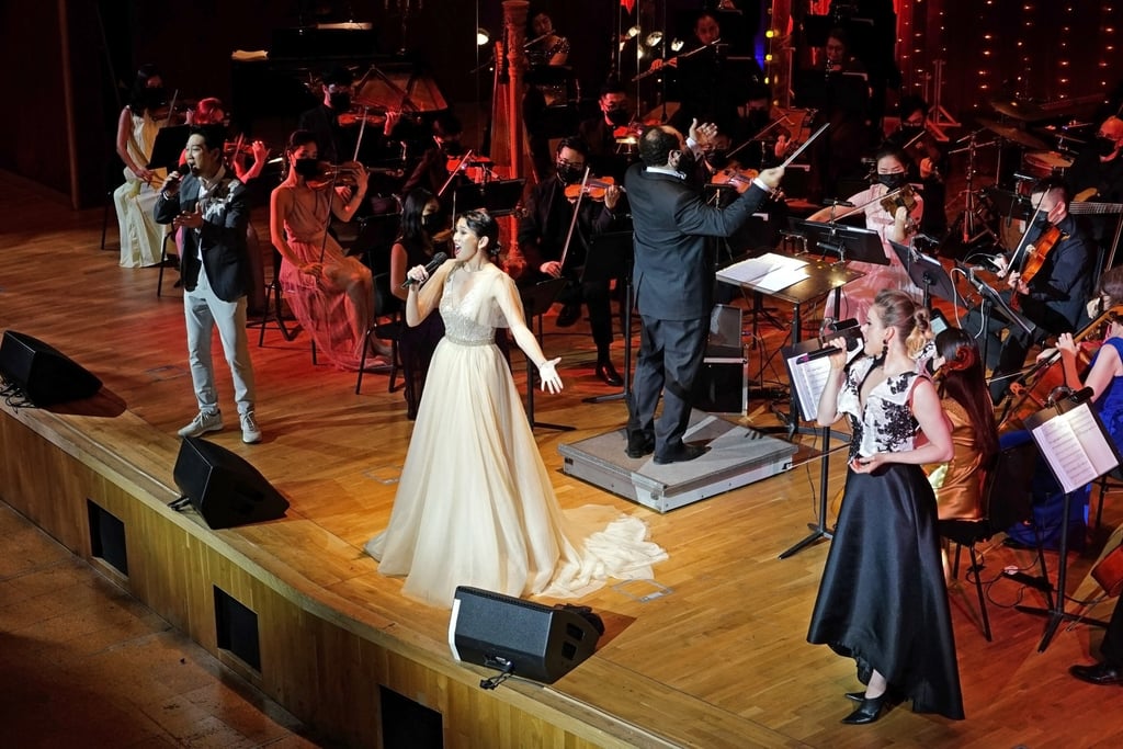 (From left) Raymond Young, Consunji and Corinna Cheng perform at A Night at the Musicals. Photo: CCOHK