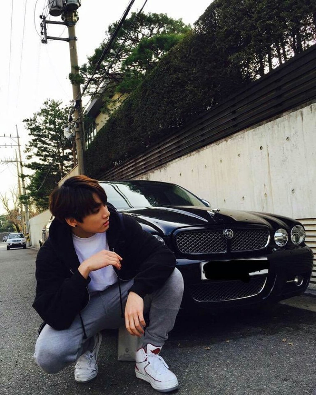 BTS’ Jungkook and his own Mercedes-Benz. Photo: @jungkookieslove/Instagram