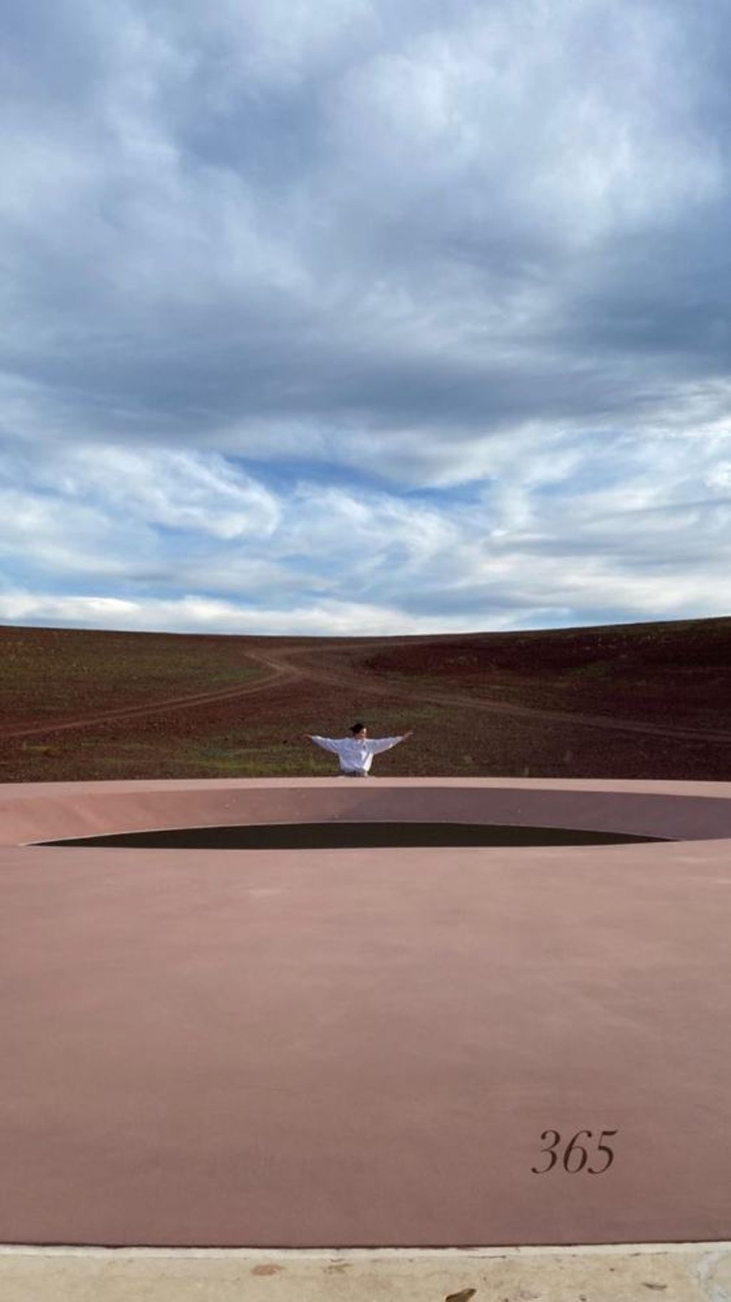 Good morning from Kendall Jenner and Devin Booker. Photo: @sofiamercury/Twitter