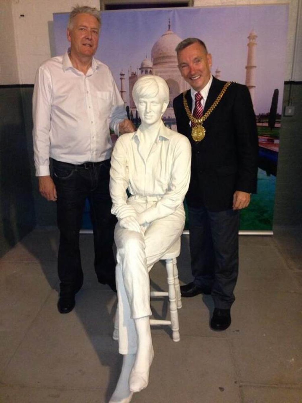 Princess Diana’s sculpture at Colwyn Bay in Wales. Photo: @garymillar/Twitter