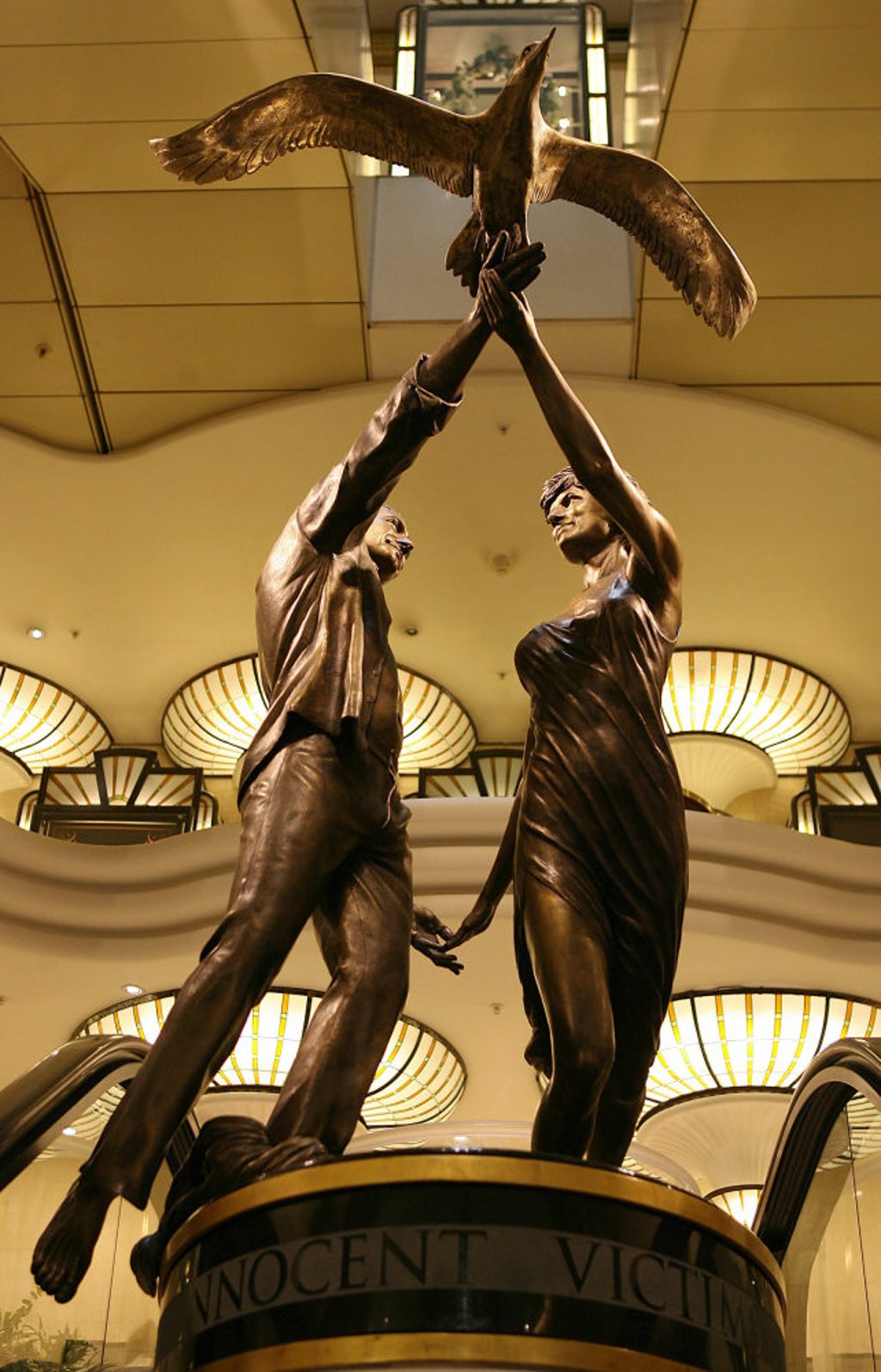 A memorial to Diana, Princess of Wales, and Dodi Fayed in Harrods in London, in August 2006, on the ninth anniversary of their death. Photo: AFP Photo