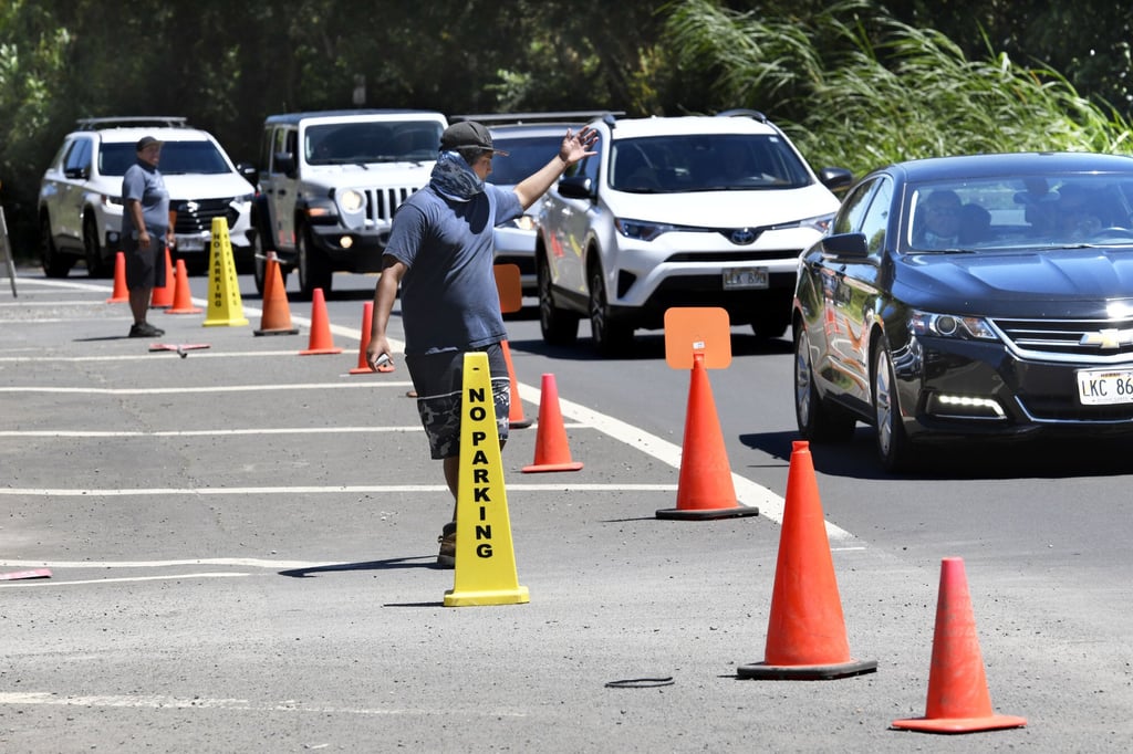 Traffic is becoming a problem on Maui’s Hana Highway. Photo: Matthew Thayer/The Maui News via AP