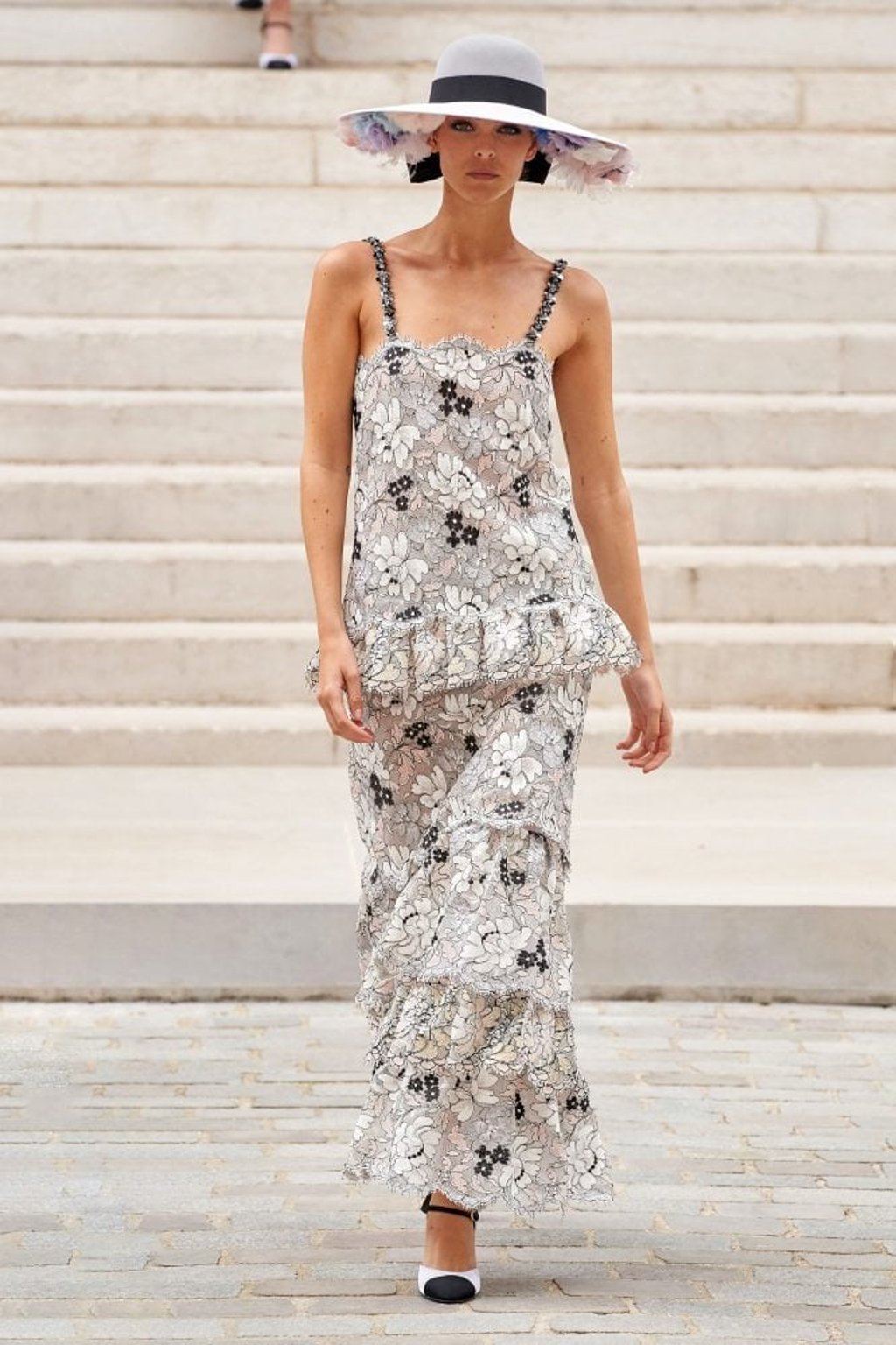 A model presents a creation by Chanel as part of its autumn/winter 2021-2022 haute couture collections during Paris Fashion Week in Paris, France, on July 6, 2021. Photo: Xinhua