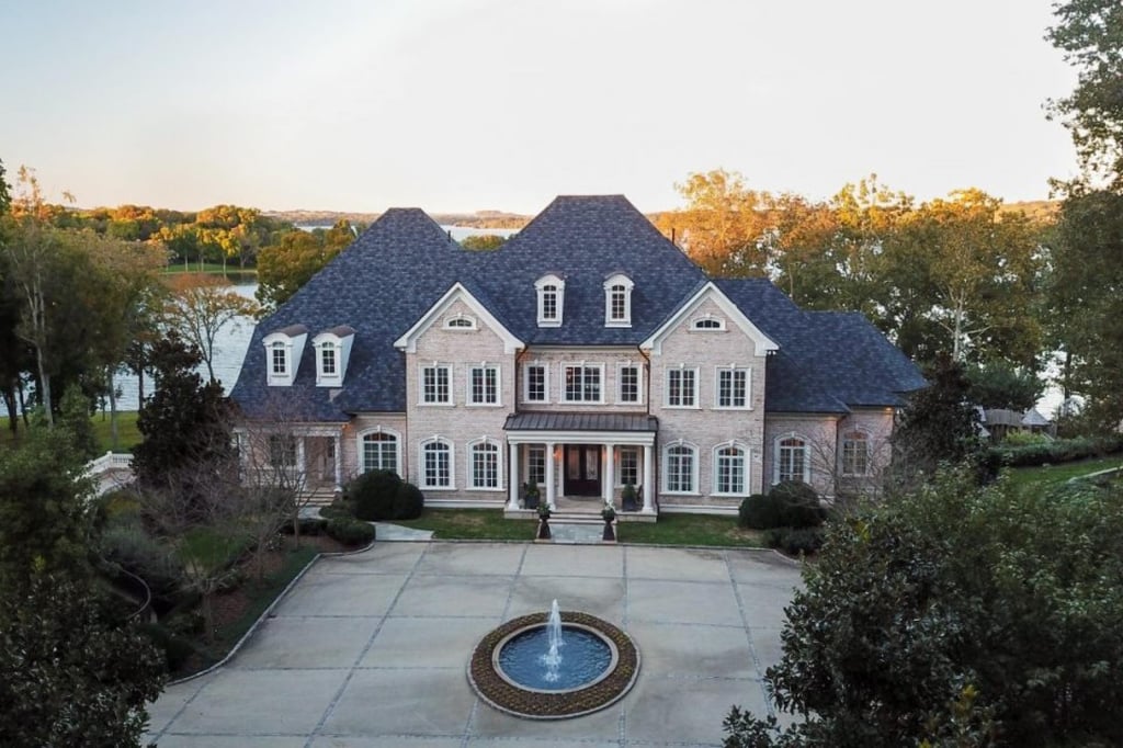 The sprawling grounds of Kelly Clarkson’s Tennessee home. Photo: TopTenRealEstateDeals.com The sprawling grounds of Kelly Clarkson’s Tennessee home. Photo: TopTenRealEstateDeals.com