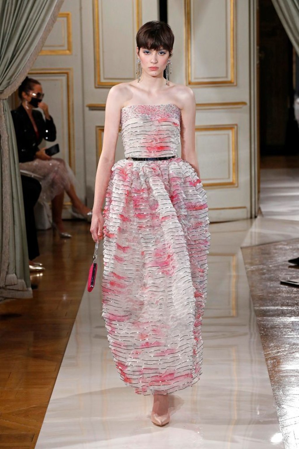 A model presents a creation from Giorgio Armani Privé’s autumn/winter 2021/22 haute couture show at Paris Fashion Week 2021. Photo: Xinhua