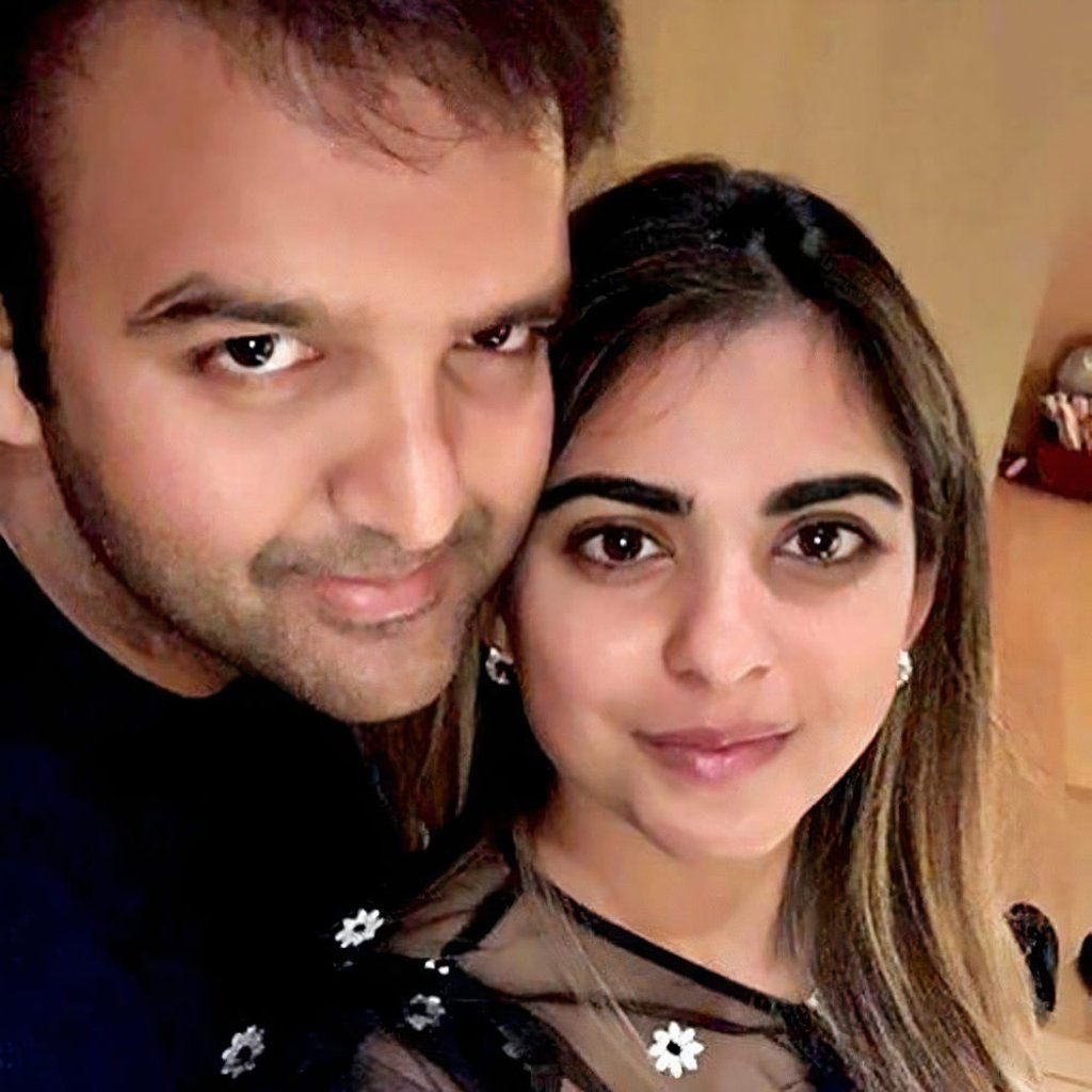 Isha Ambani and Anand Piramal. Photo: @ishaambani5/Instagram