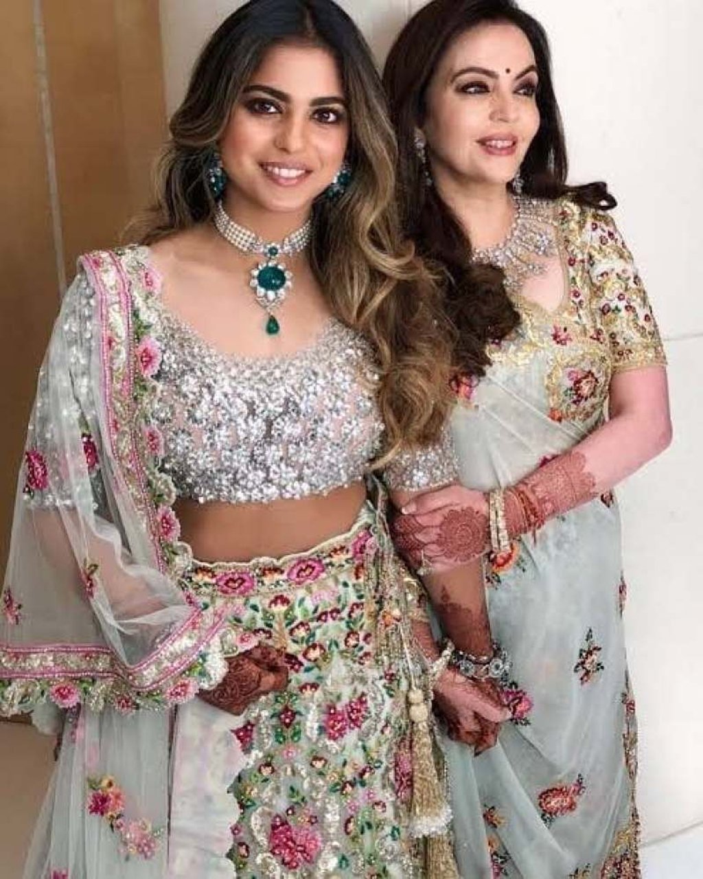 Isha and Nita Ambani. Photo: @ishaambaniiii/Instagram
