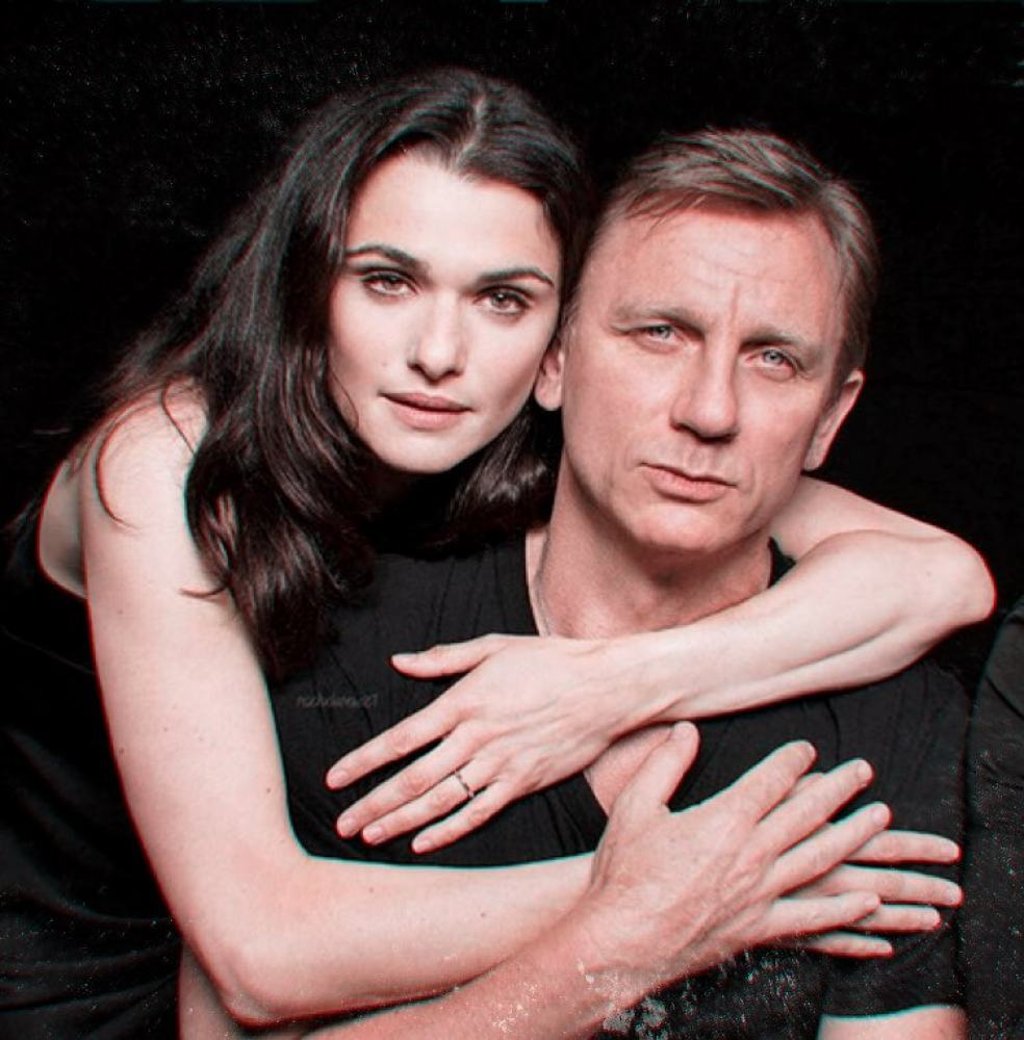 Daniel Craig and Rachel Weisz were friends for many years and worked together on several projects before they began dating in December 2010. Photo: @wildfiresqueen/Twitter Daniel Craig and Rachel Weisz were friends for many years and worked together on several projects before they began dating in December 2010. Photo: @wildfiresqueen/Twitter