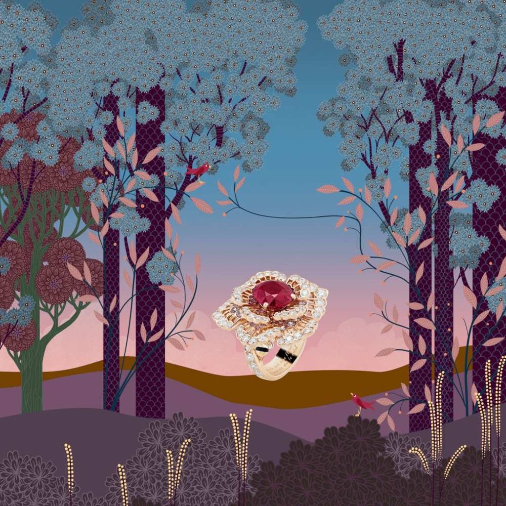 The Secret des Abeilles (The Bee’s Secret) ring is shaped like an inviting flower. The Secret des Abeilles (The Bee’s Secret) ring is shaped like an inviting flower.