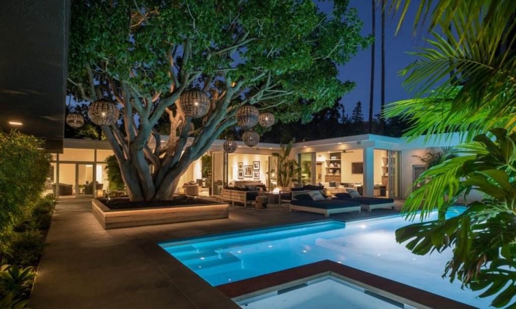 Cindy Crawford and Rande Gerber sold their 5,400 sq ft home located in Beverly Hills. Photo: @erealy/Twitter Cindy Crawford and Rande Gerber sold their 5,400 sq ft home located in Beverly Hills. Photo: @erealy/Twitter