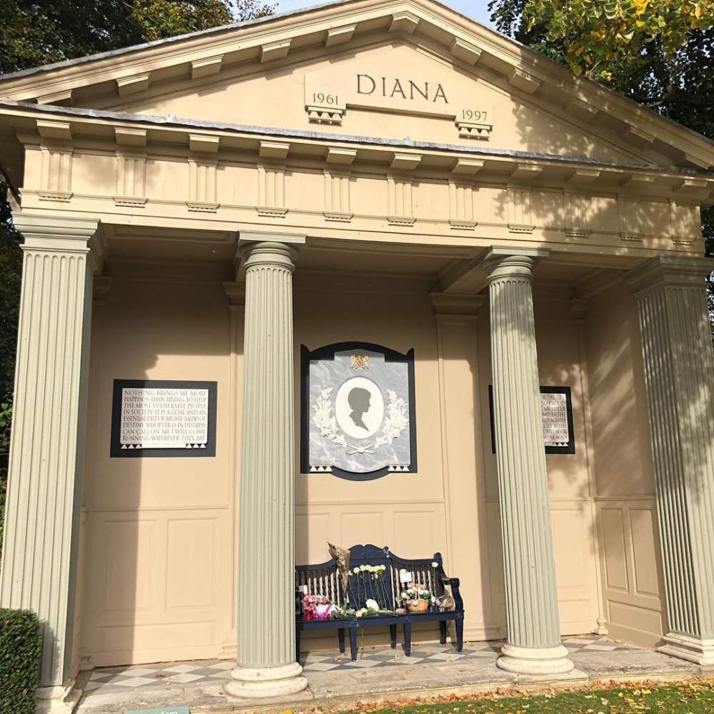 Diana’s final resting site is serene and tranquil. Photo: @nigelvpollard/Instagram