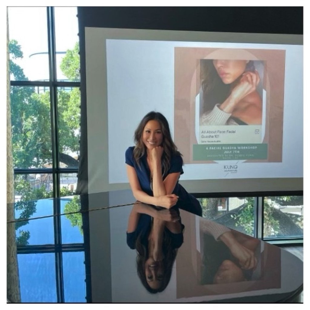 Kung left New York and fashion, and moved to Austin to study a master’s degree in acupuncture.