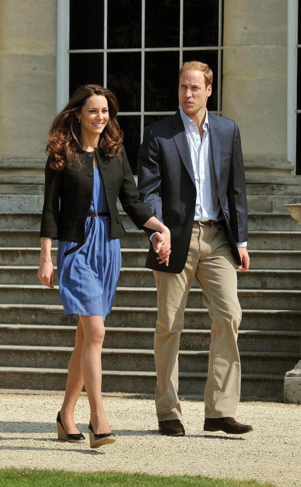 10 times Kate Middleton wore high street fashion that cost less than US 100 from her Zara dress before her honeymoon with Prince William to the Seraphine piece in a family photo with