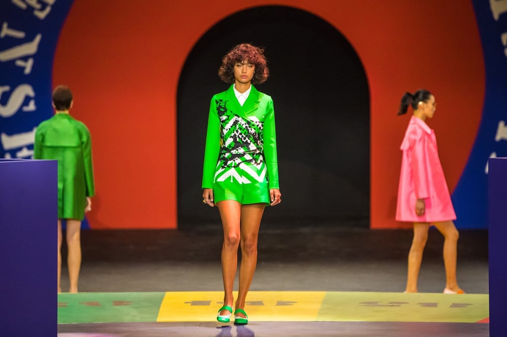 A model presents a creation from the Spring-Summer 2022 Ready-to-Wear collection by Italian designer Maria Grazia Chiuri for Dior fashion house, during the Paris Fashion Week, on September 28. Photo: EPA-EFE A model presents a creation from the Spring-Summer 2022 Ready-to-Wear collection by Italian designer Maria Grazia Chiuri for Dior fashion house, during the Paris Fashion Week, on September 28. Photo: EPA-EFE