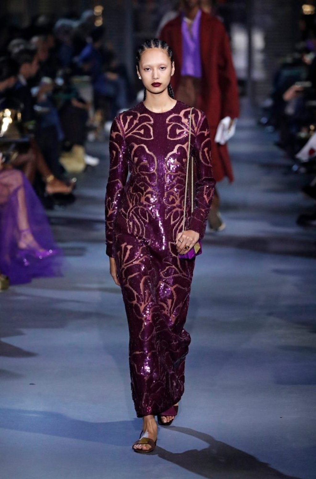A model presents a creation from Valentino’s spring/summer 2022 ready-to-wear collection during Paris Fashion Week, in Paris, France, October 1. Photo: Xinhua