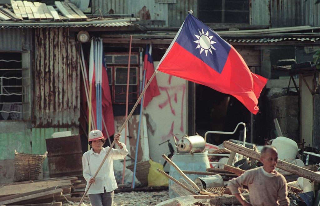 A Rennie’s Mill resident prepares for the Double Tenth celebrations in 1993. Photo: SCMP