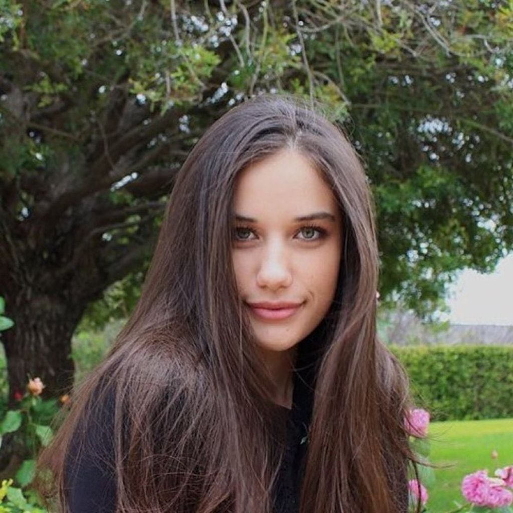 Ella Travolta was born into an acting family. Photo: @ella_travolta/Instagram