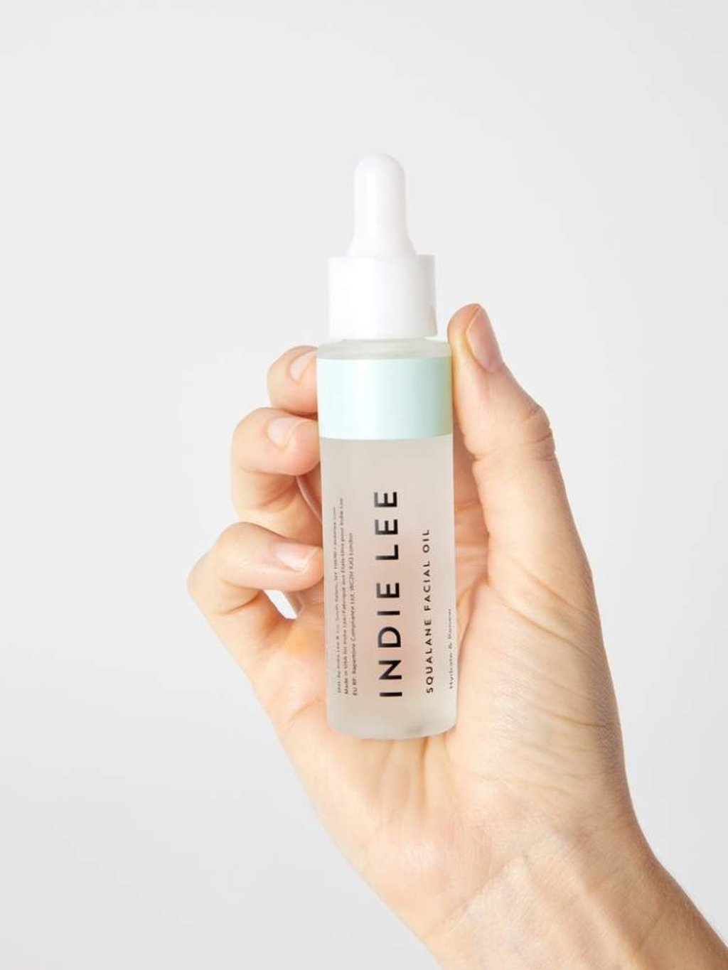 The Indie Lee Squalane Facial Oil hydrates and moisturises your skin. The Indie Lee Squalane Facial Oil hydrates and moisturises your skin.