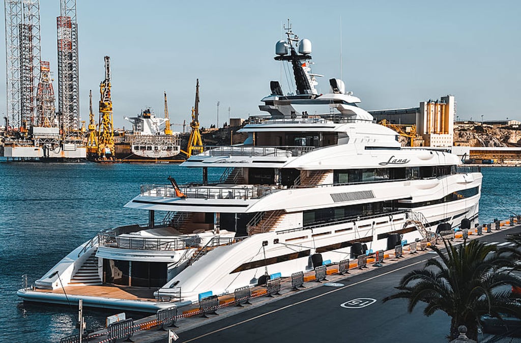 A photo of the Benetti Lana yacht that Bill Gates and Jeff Bezos reportedly partied on. Photo: @sytreports/Twitter A photo of the Benetti Lana yacht that Bill Gates and Jeff Bezos reportedly partied on. Photo: @sytreports/Twitter