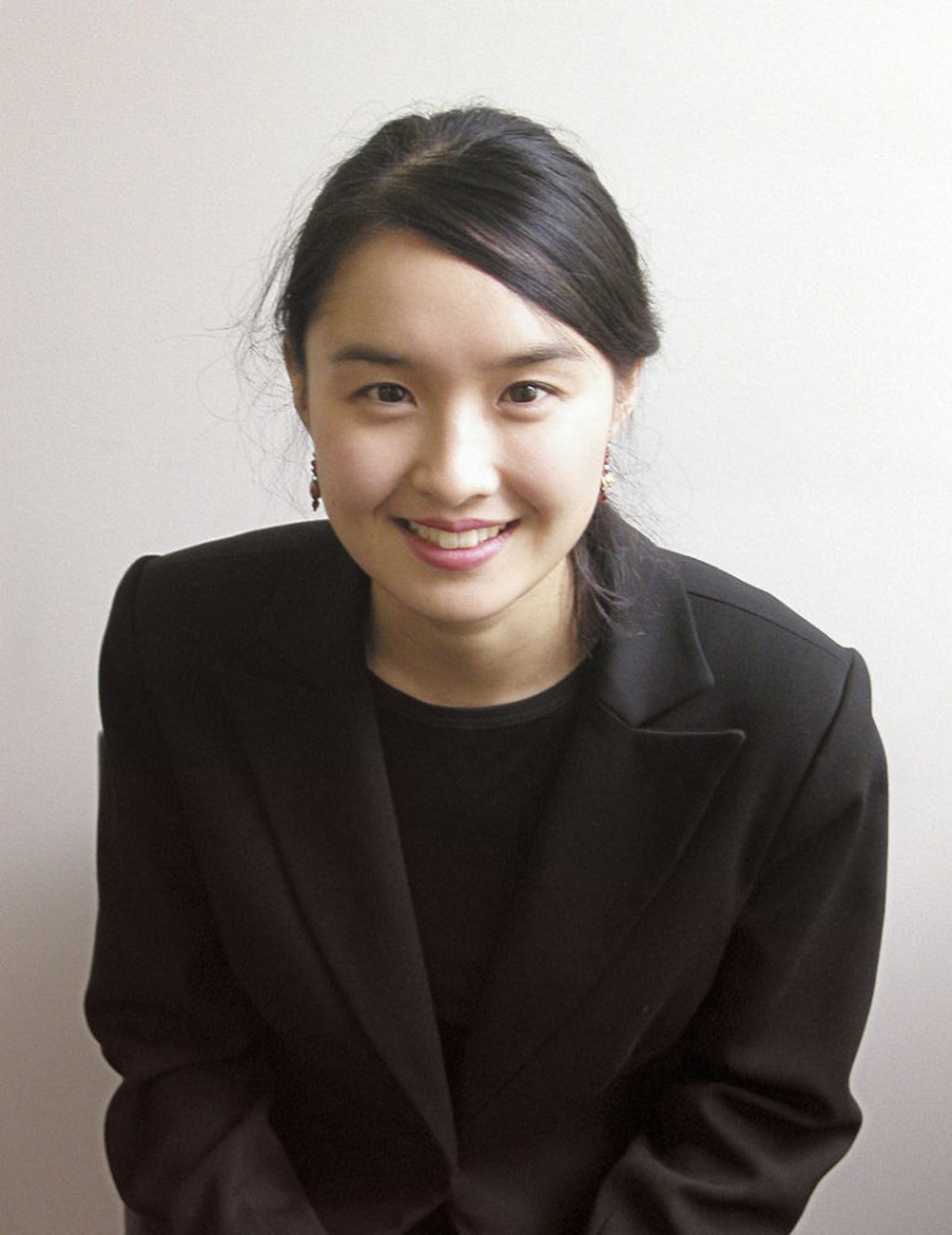Alice Pung is a bestselling novelist and memoirist. Alice Pung is a bestselling novelist and memoirist.
