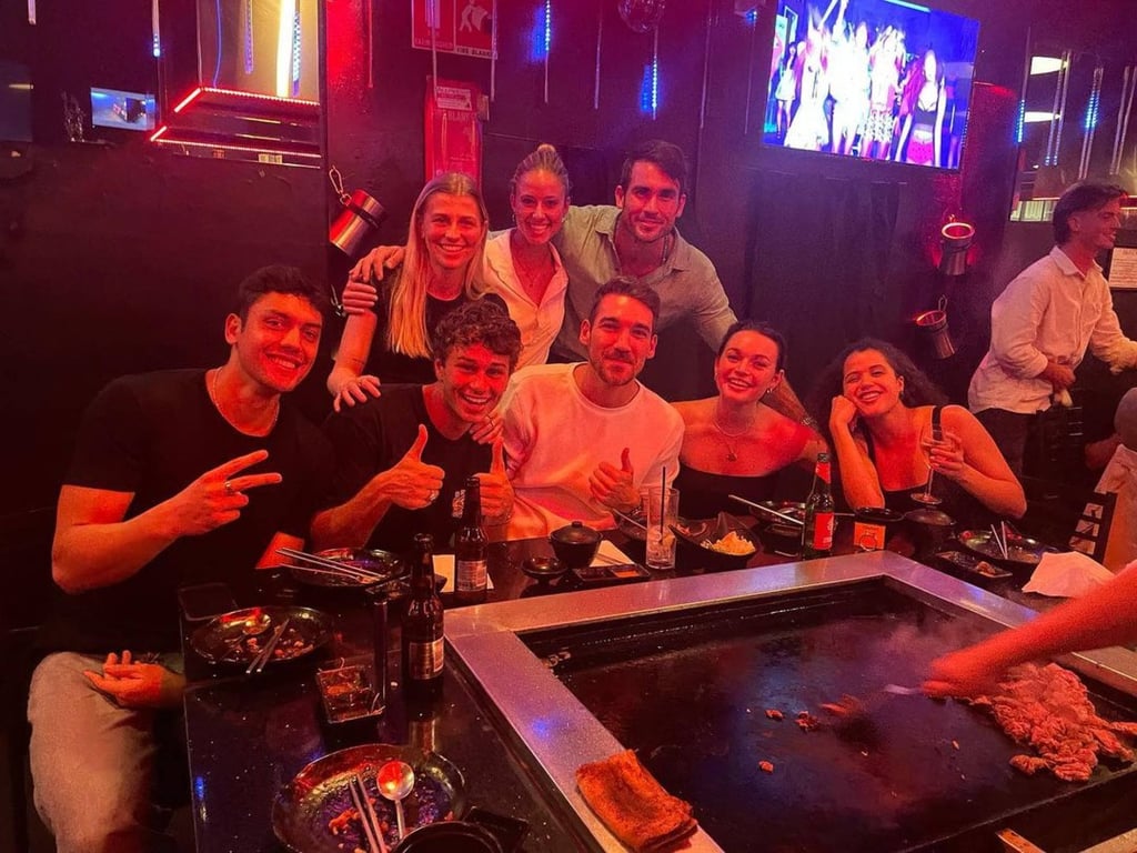 Luke Van Os with other co-stars of Home and Away. Photo: @lukevanos/Instagram Luke Van Os with other co-stars of Home and Away. Photo: @lukevanos/Instagram