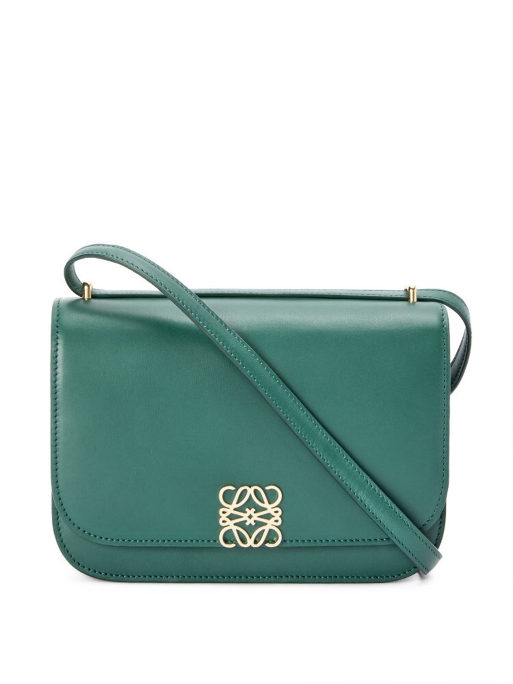 The chic Goya shoulder bag, handcrafted in silky calfskin leather, from the Loewe Gifting Collection. The chic Goya shoulder bag, handcrafted in silky calfskin leather, from the Loewe Gifting Collection.