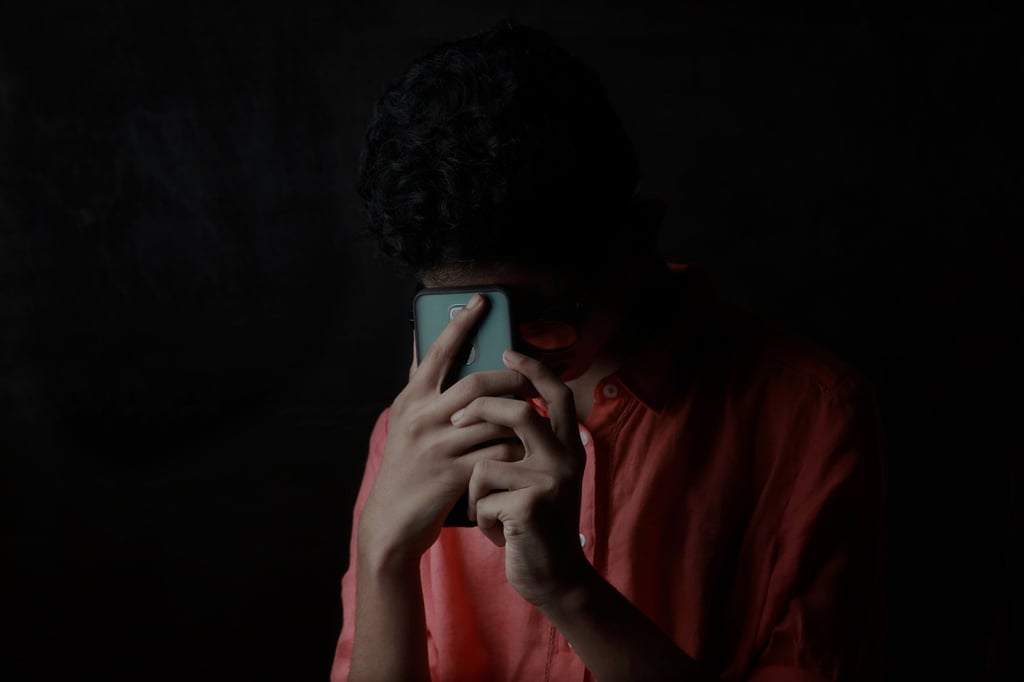 The social isolation the pandemic brought on has led many teens to connect online and create “fake friendships” in chat groups, Instagram, and in online games. Photo: Getty Images/iStockphoto