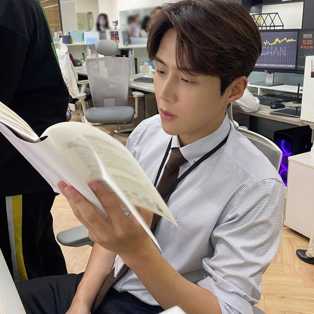 Kim Seon-ho’s career prospects crumbled after an ex-girlfriend accused him of urging her to have an abortion. Photo: @seonho_kim/Instagram Kim Seon-ho’s career prospects crumbled after an ex-girlfriend accused him of urging her to have an abortion. Photo: @seonho_kim/Instagram