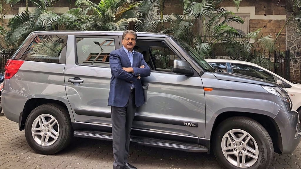 Anand Mahindra loves giving away cars. Photo: India Sonic/YouTube Anand Mahindra loves giving away cars. Photo: India Sonic/YouTube