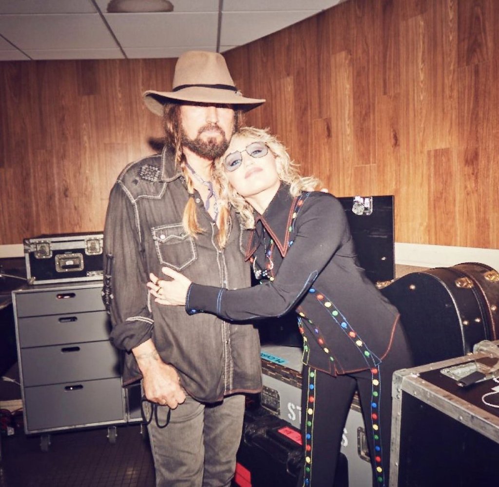 Billy Ray Cyrus and his daughter, Miley. Photo: @miley_archive/Twitter Billy Ray Cyrus and his daughter, Miley. Photo: @miley_archive/Twitter