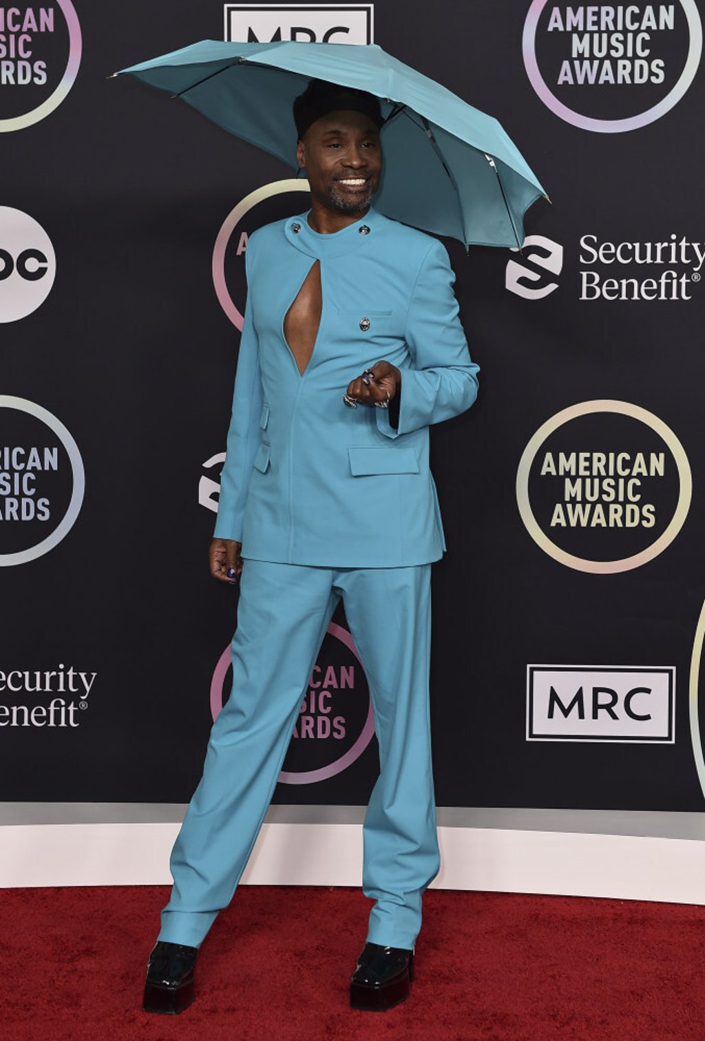 Billy Porter arrives at the 2021 American Music Awards in Los Angeles on November 21. Photo: AP