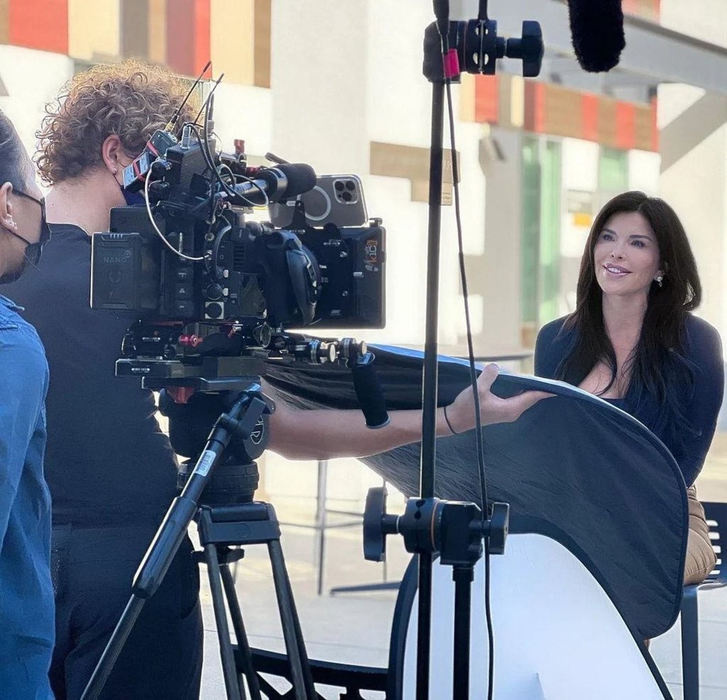 Lauren Sánchez’s TV career includes stints at KCOP-TV, Extra and Fox Sports Net. Photo: @laurenwsanchez/Instagram Lauren Sánchez’s TV career includes stints at KCOP-TV, Extra and Fox Sports Net. Photo: @laurenwsanchez/Instagram