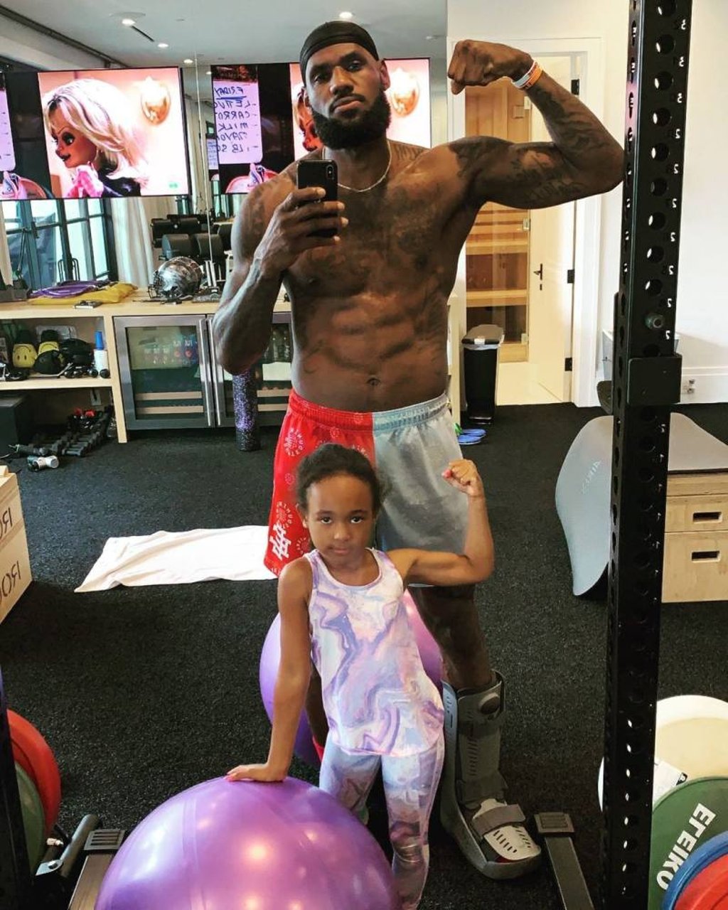 Did LeBron James get Covid-19? Photo: @kingjames/Instagram Did LeBron James get Covid-19? Photo: @kingjames/Instagram