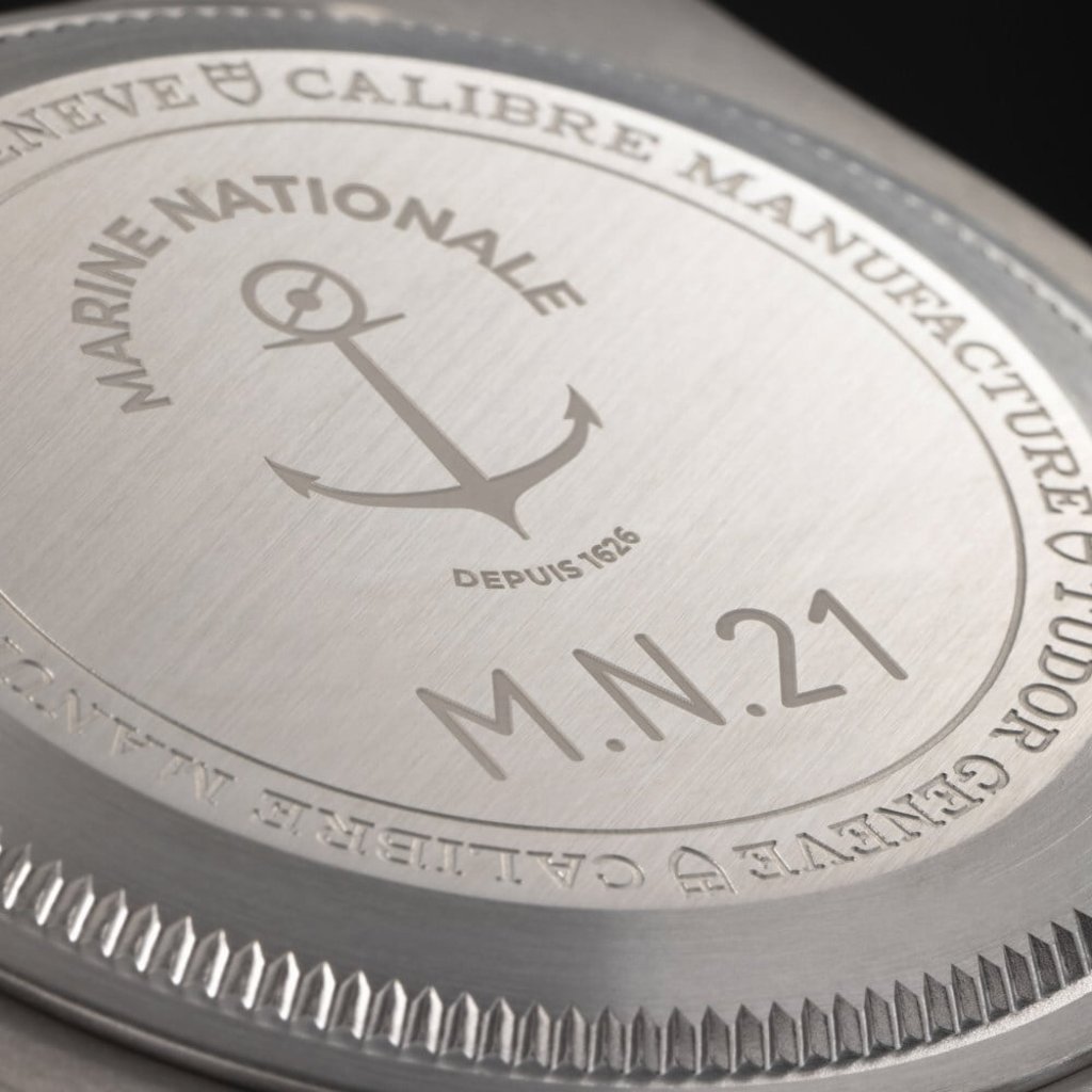 The case back features an inscription to the Marine Nationale, the French navy’s official name.