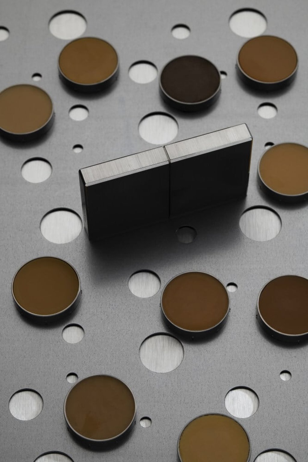 Henry Jacques’ solid perfumes come in 50 fragrances drawn from the brand’s Les Classiques base collection.