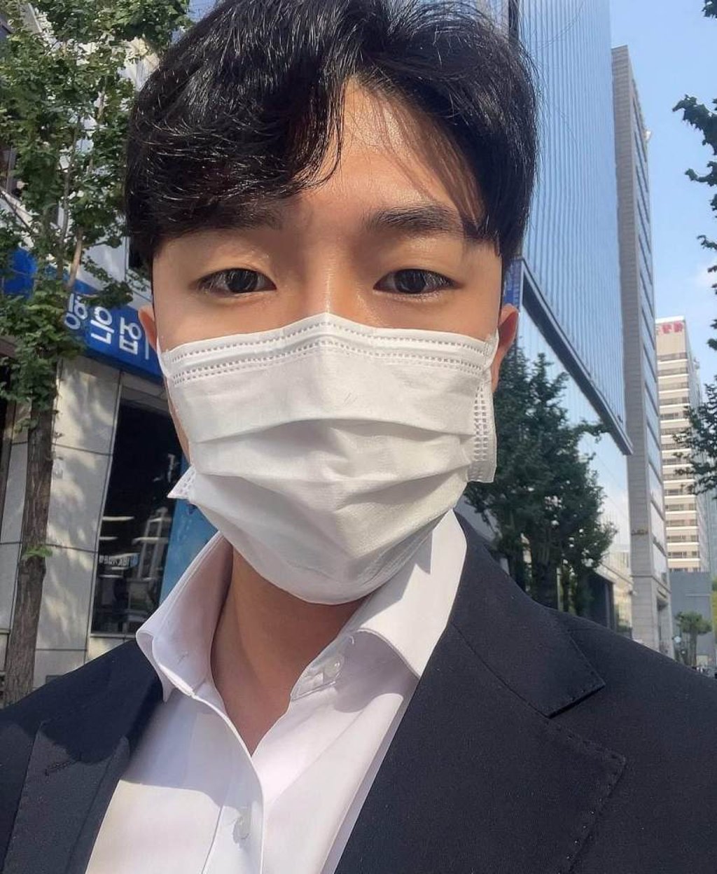 Jeong Jae-bong is an asset manager who recommends investments to clients in their youth. Photo: Handout