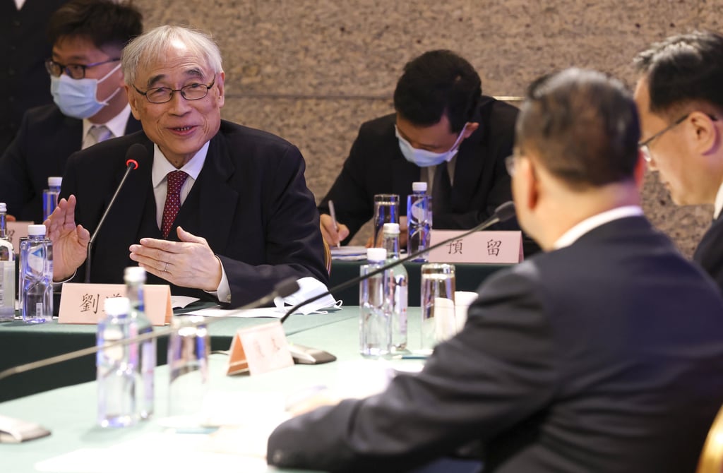Lawrence Lau, former head of Chinese University, spoke at the Thursday seminar devoted to tackling the meaning of democracy. Photo: May Tse Lawrence Lau, former head of Chinese University, spoke at the Thursday seminar devoted to tackling the meaning of democracy. Photo: May Tse
