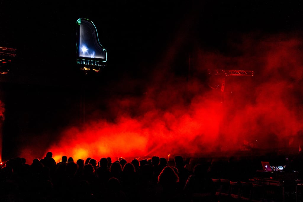 Spanish circus duo David Moreno Cia and Cristina Calleja’s show Flotados is coming to Asia for the first time for the Tai Kwun Circus Play.