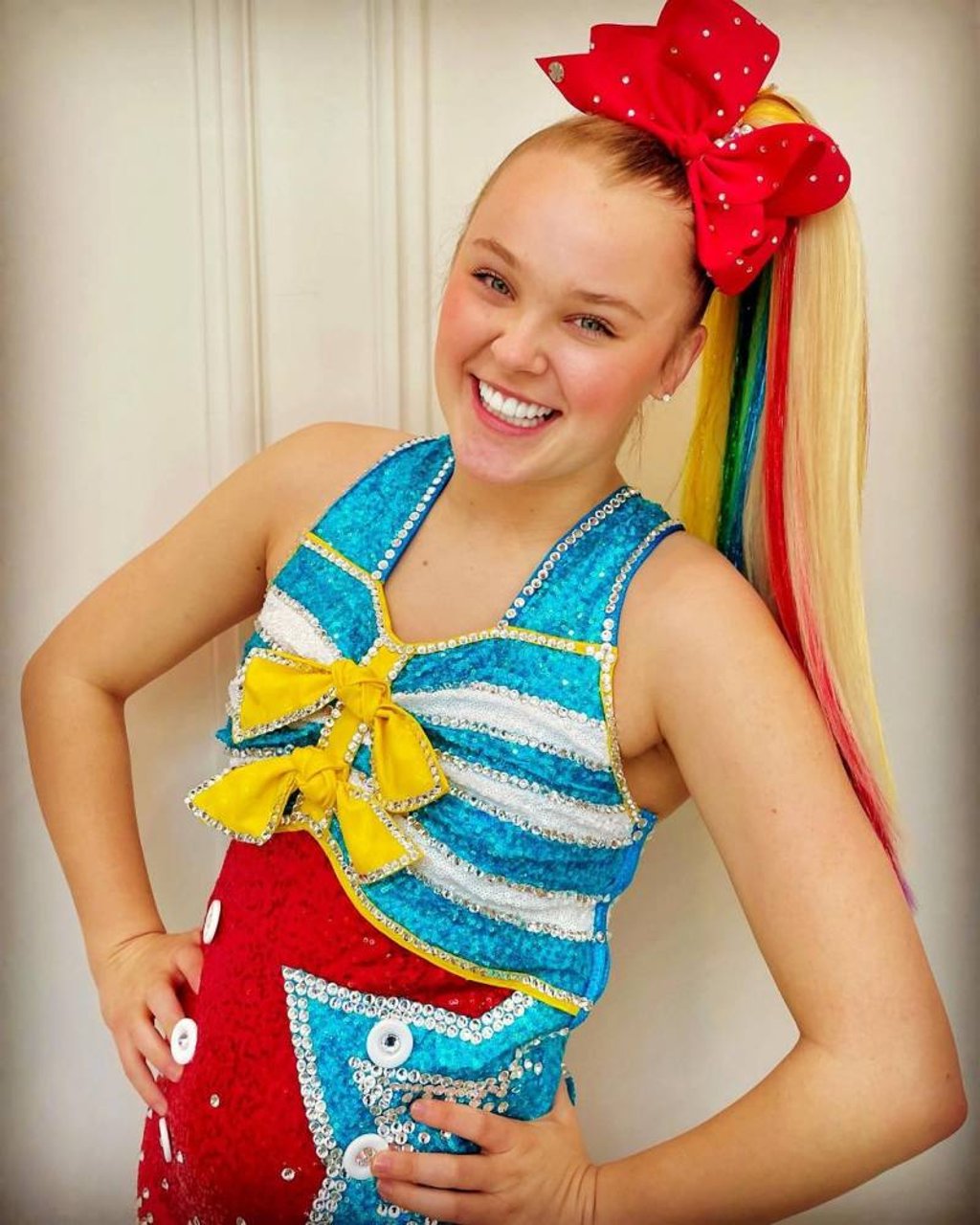 Dance Moms star JoJo Siwa came out as queer in a viral TikTok video in January. Photo: @itsjojosiwa/Instagram