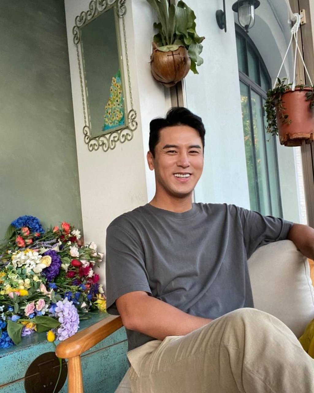 Jang Minho often films behind-the-scenes videos. Photo: @jangminho7/Instagram