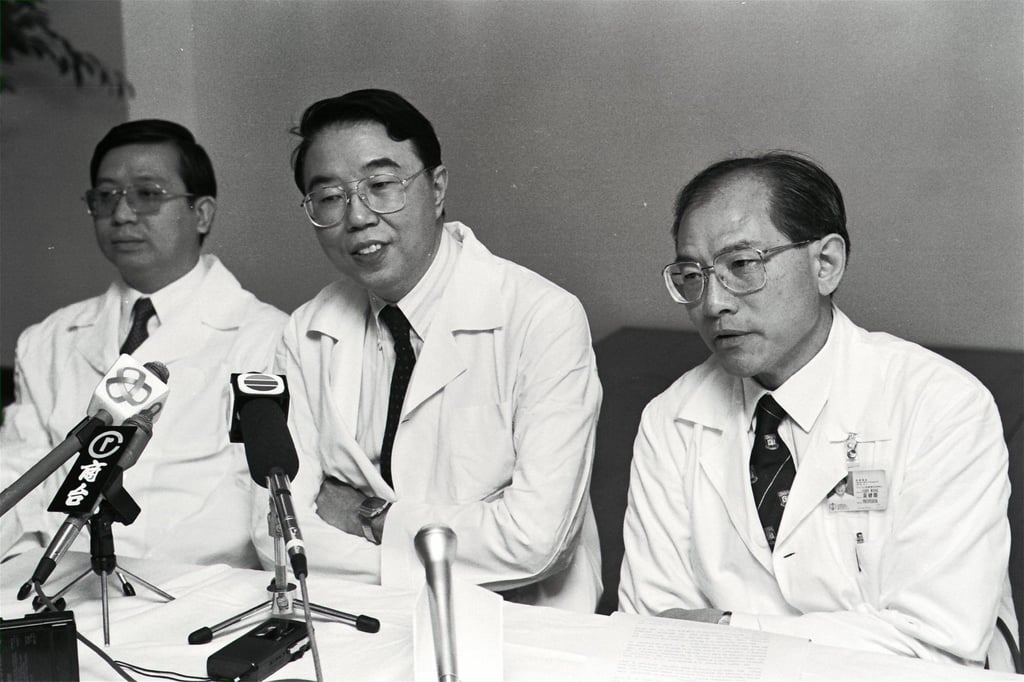 Professor Mok Che-keung (centre) and his colleagues meet the press after Hong Kong’s first heart transplant. The recipient was a 50-year-old terminal coronary heart disease patient and the donor was a 21-year-old man. Photo: SCMP Professor Mok Che-keung (centre) and his colleagues meet the press after Hong Kong’s first heart transplant. The recipient was a 50-year-old terminal coronary heart disease patient and the donor was a 21-year-old man. Photo: SCMP