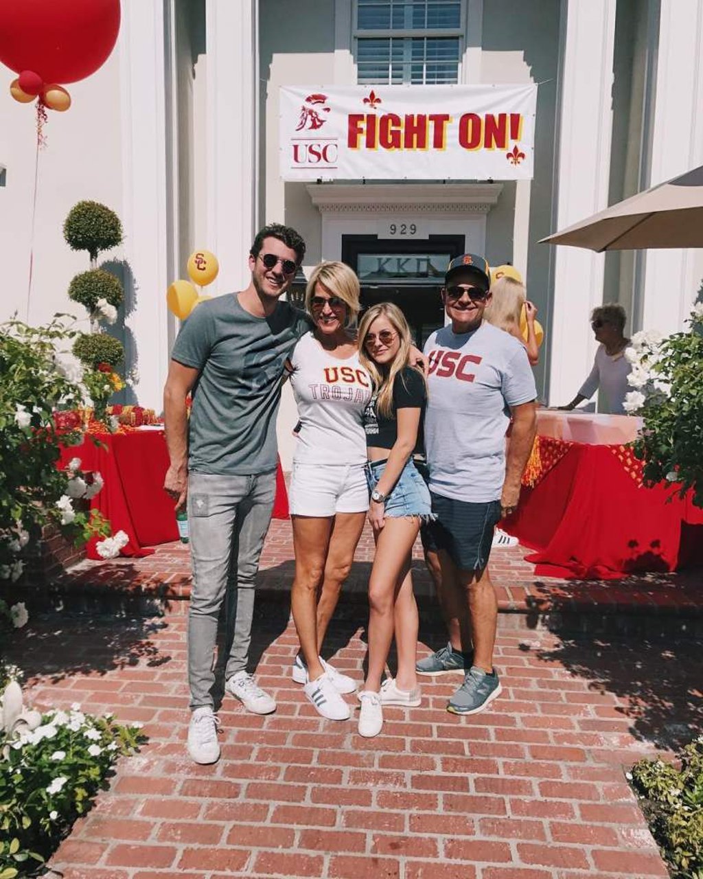 Elizabeth Holmes’ husband Billy Evans and his family. Photo: @gracieevans/Instagram Elizabeth Holmes’ husband Billy Evans and his family. Photo: @gracieevans/Instagram