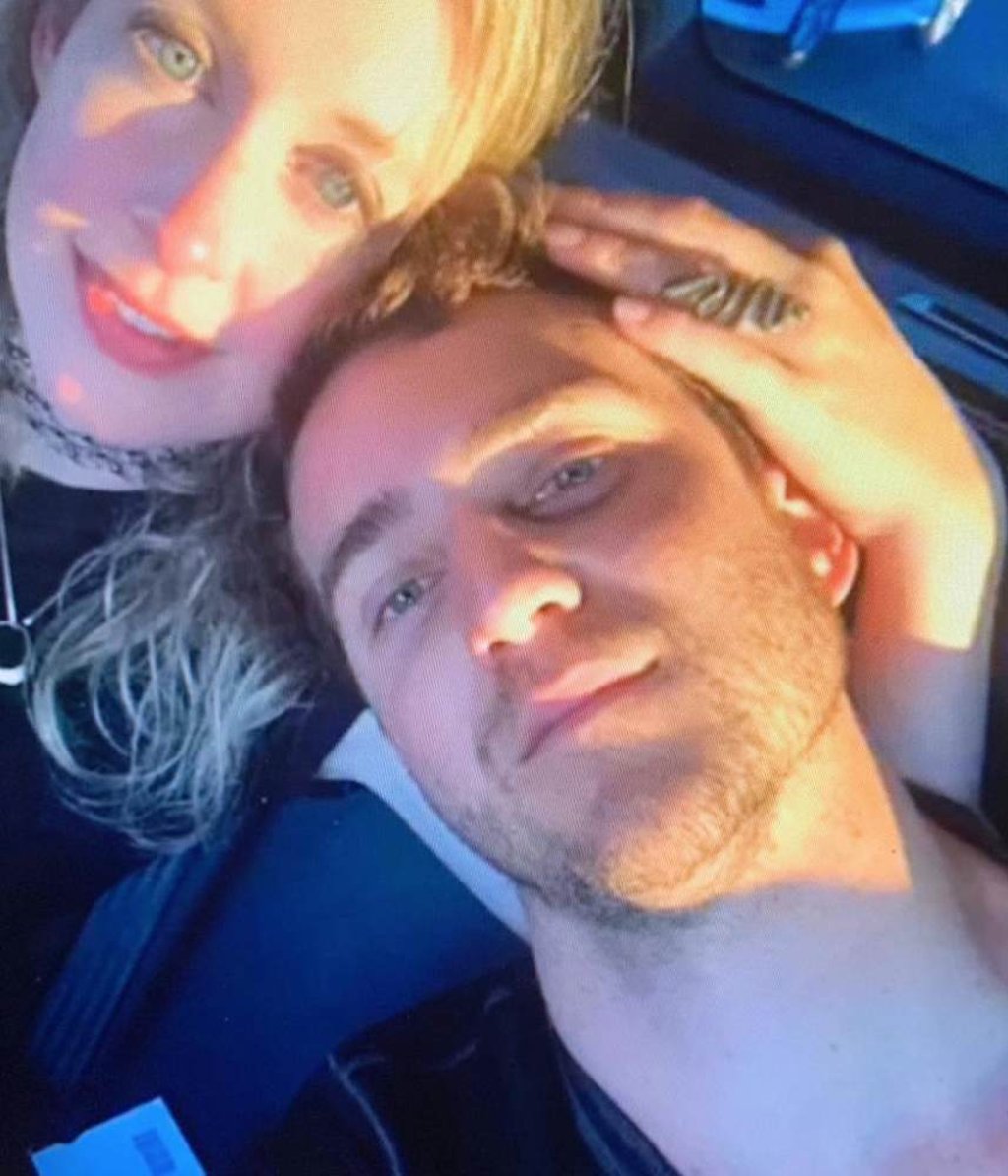 Former CEO of Theranos Elizabeth Holmes with her husband Billy Evans. Photo: @nickbilton/Twitter Former CEO of Theranos Elizabeth Holmes with her husband Billy Evans. Photo: @nickbilton/Twitter