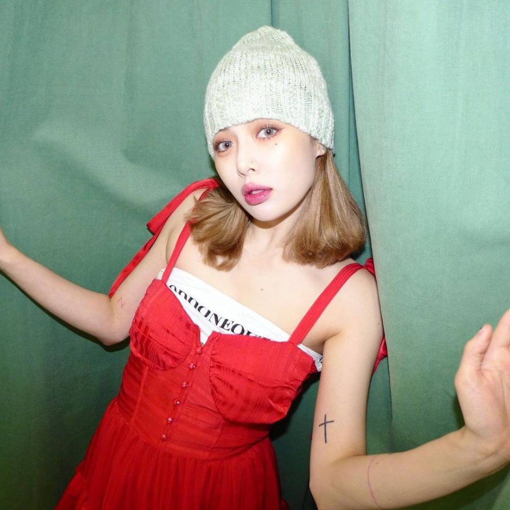 Who doesn’t want to receive Yves Saint Laurent goodies? Let alone from a K-pop idol. Photo: @hyunah_aa/Instagram Who doesn’t want to receive Yves Saint Laurent goodies? Let alone from a K-pop idol. Photo: @hyunah_aa/Instagram