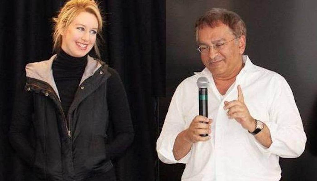Former Theranos CEO Elizabeth Holmes and ex-boyfriend Ramesh Balwani. Photo: @profblue/Twitter Former Theranos CEO Elizabeth Holmes and ex-boyfriend Ramesh Balwani. Photo: @profblue/Twitter