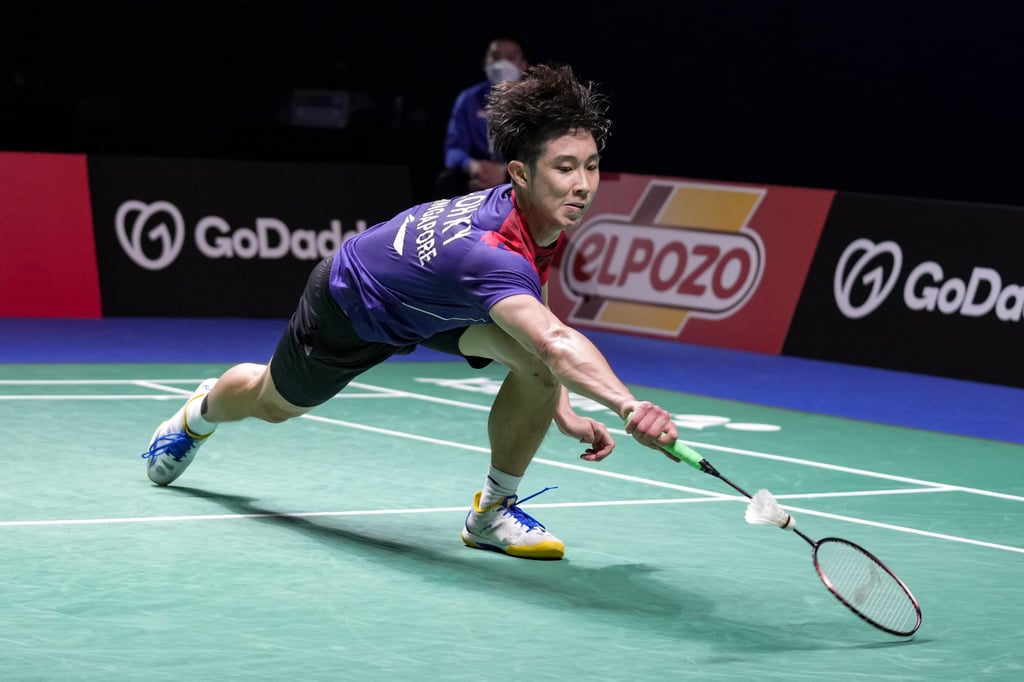 Singapore’s Loh Kean Yew in the BWF World Championships men’s singles final event against Srikanth Kidambi of India in Huelva in Spain. Photo: Xinhua