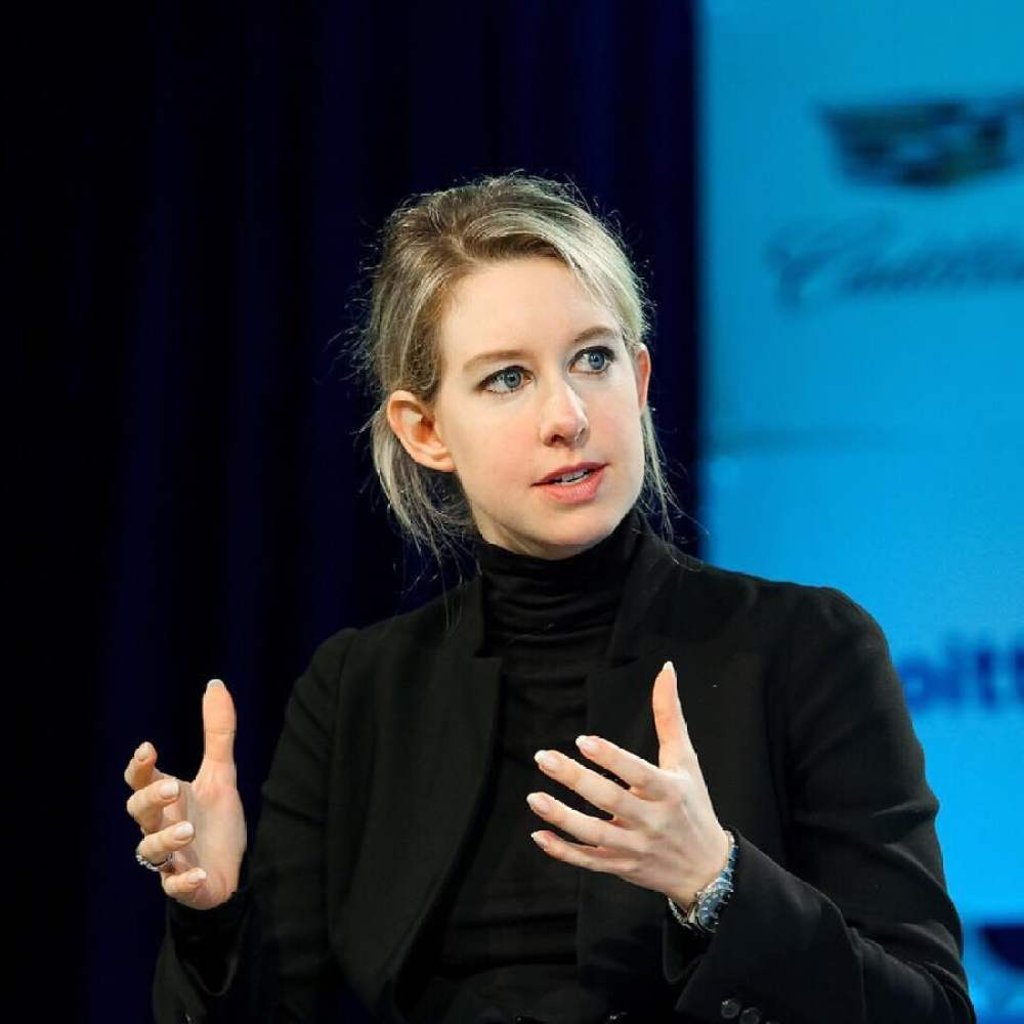 Elizabeth Holmes changed her clothing style to mirror Steve Jobs’ iconic turtleneck look. Photo: @ecowarriorprincess/Instagram Elizabeth Holmes changed her clothing style to mirror Steve Jobs’ iconic turtleneck look. Photo: @ecowarriorprincess/Instagram