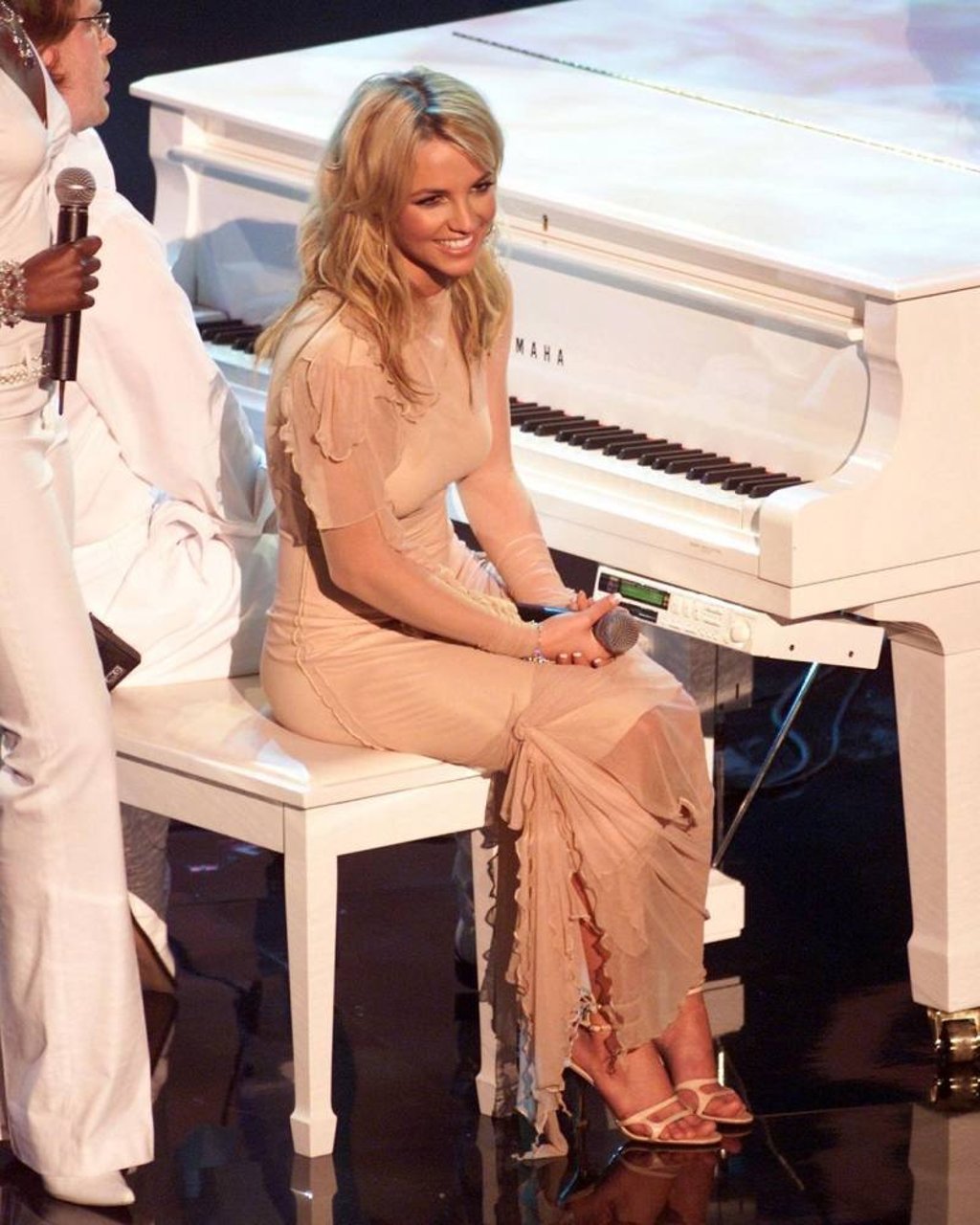 Britney Spears took to Instagram last year to announce a new song in the works to her millions of fans. Photo: @britneyspears/Instagram